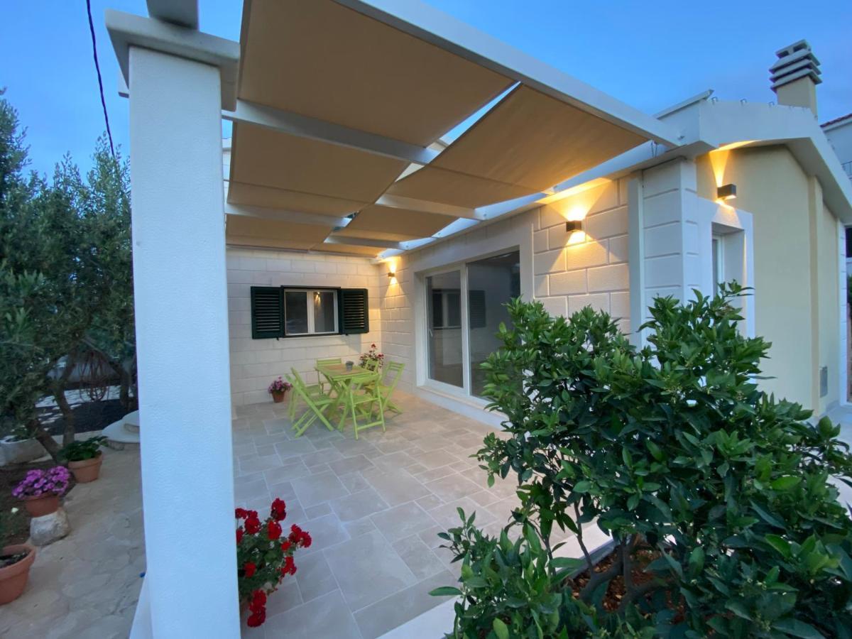 Holiday Home Manuela Trogir Exterior foto